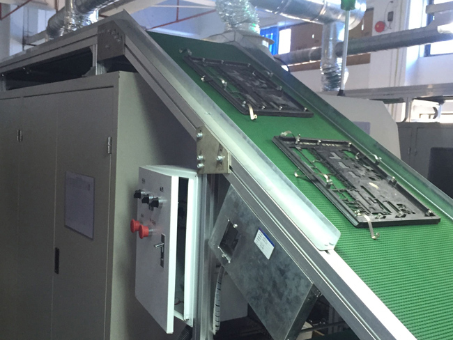 皮带式输送线VS滚筒式输送线:一场关于效率与成本的抉择